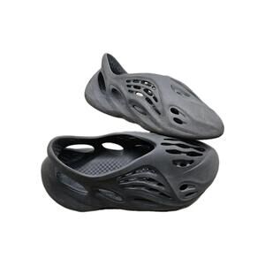 Yeezey Onyx Colorway Foam Runner US Shoe Size 9 Charcoal Gray RNNR No Box